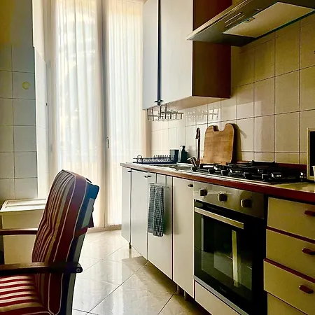 Vacanze - Di Lusso 130 Mq Vicino Stazione E Al Centro Storico -luxury 130 Sqm Near Station And Old Town