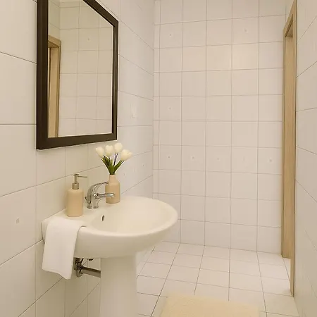 Vacanze - Di Lusso 130 Mq Vicino Stazione E Al Centro Storico -luxury 130 Sqm Near Station And Old Town 나폴리