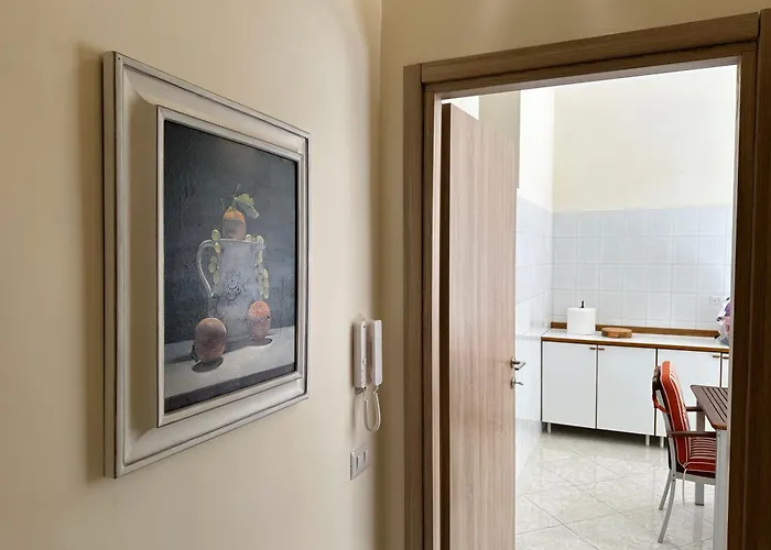 Spacious 130 Sqm Luxury - 2 Bathrooms - Station & Old Town *