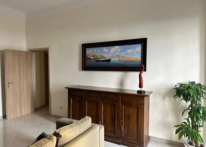 Apartment Spacious 130 Sqm Luxury - 2 Bathrooms - Station & Old Town