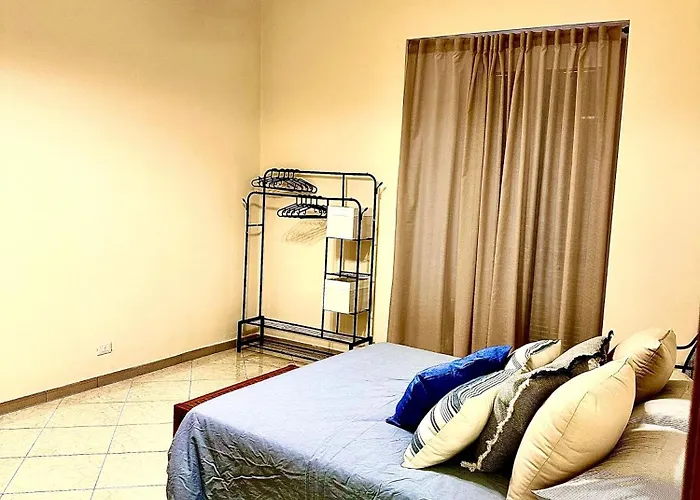 Spacious 130 Sqm Luxury - 2 Bathrooms - Station & Old Town