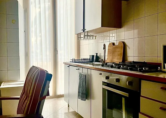 Spacious 130 Sqm Luxury - 2 Bathrooms - Station & Old Town