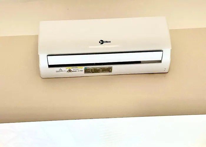 Spacious 130 Sqm Luxury - 2 Bathrooms - Station & Old Town *