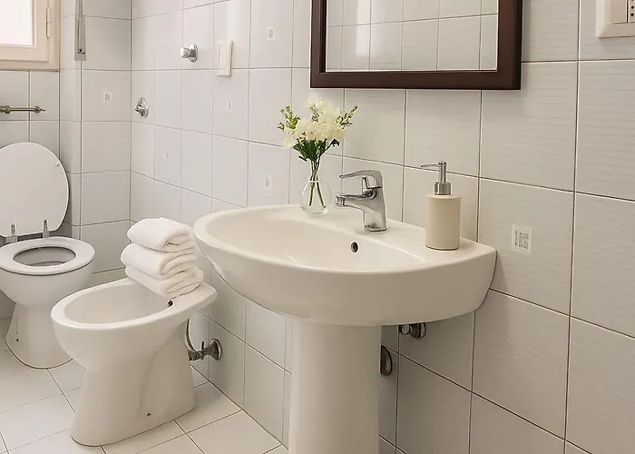 Spacious 130 Sqm Luxury - 2 Bathrooms - Station & Old Town