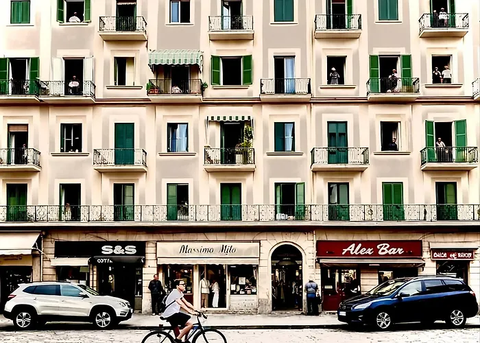 Apartment Spacious 130 Sqm Luxury - 2 Bathrooms - Station & Old Town